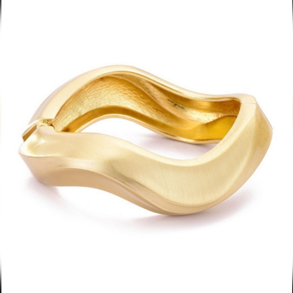 Adornia, Sleek Gold-Tone Wavy Chunky Bracelet, NWT